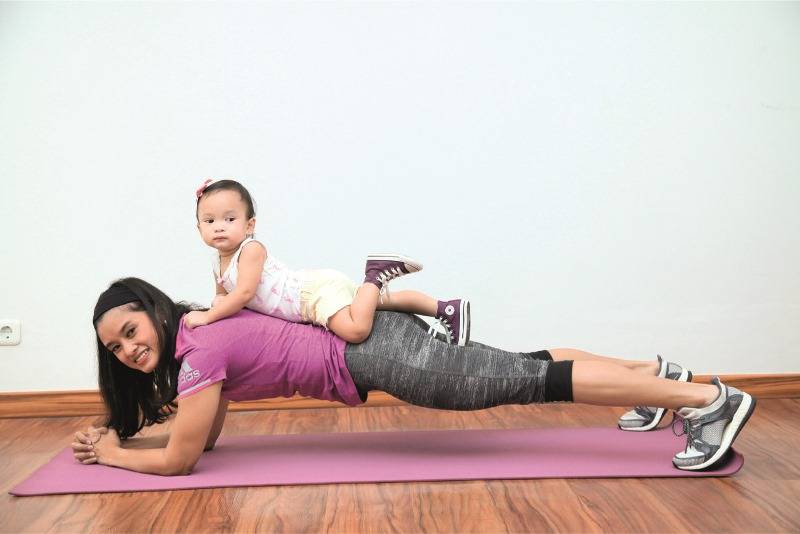 Fit Mom: Adianti Reksoprodjo dan Semangatnya Menularkan Olahraga