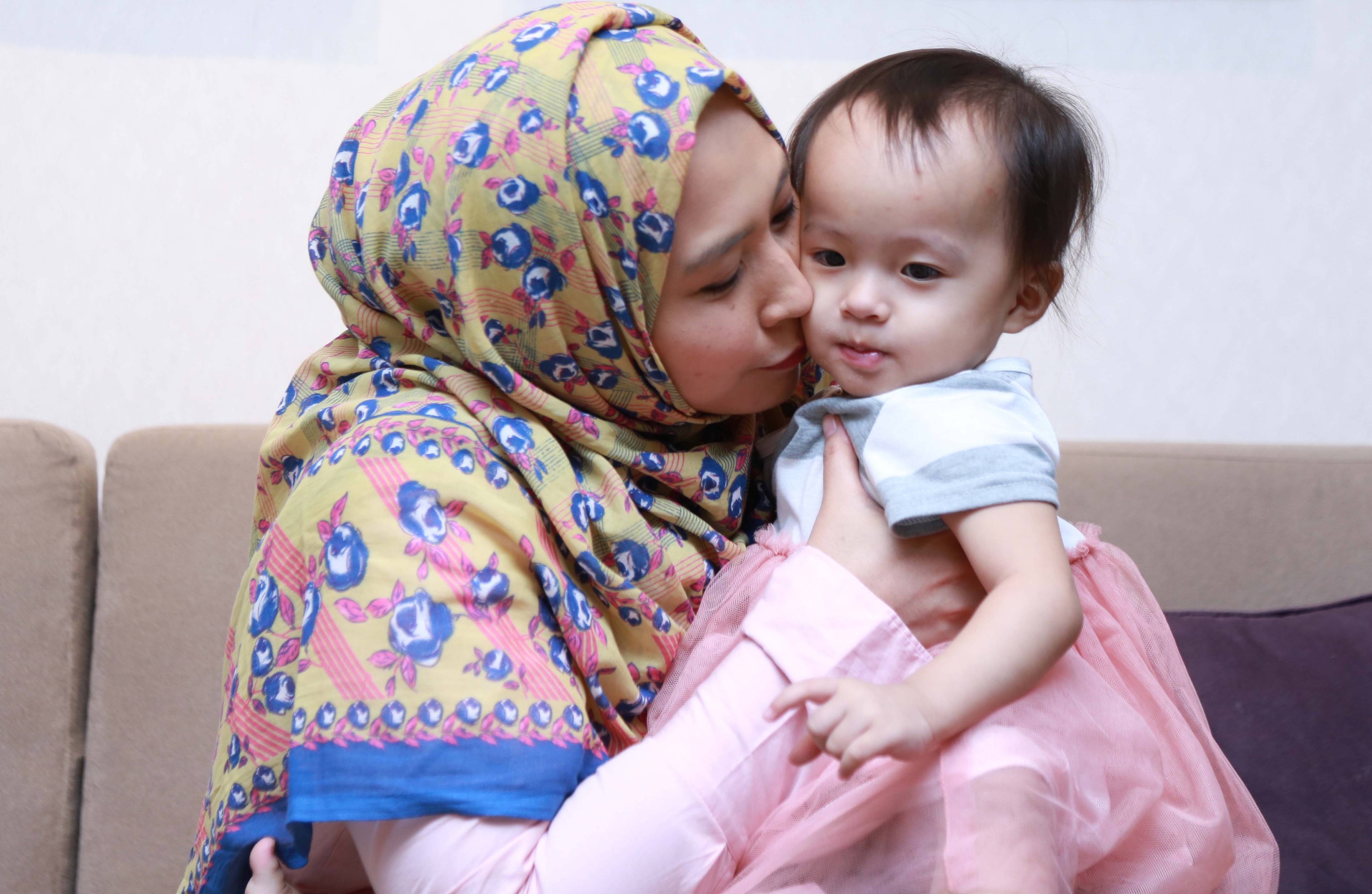 Mengapa Sentuhan Ibu Penting untuk Perkembangan Anak?