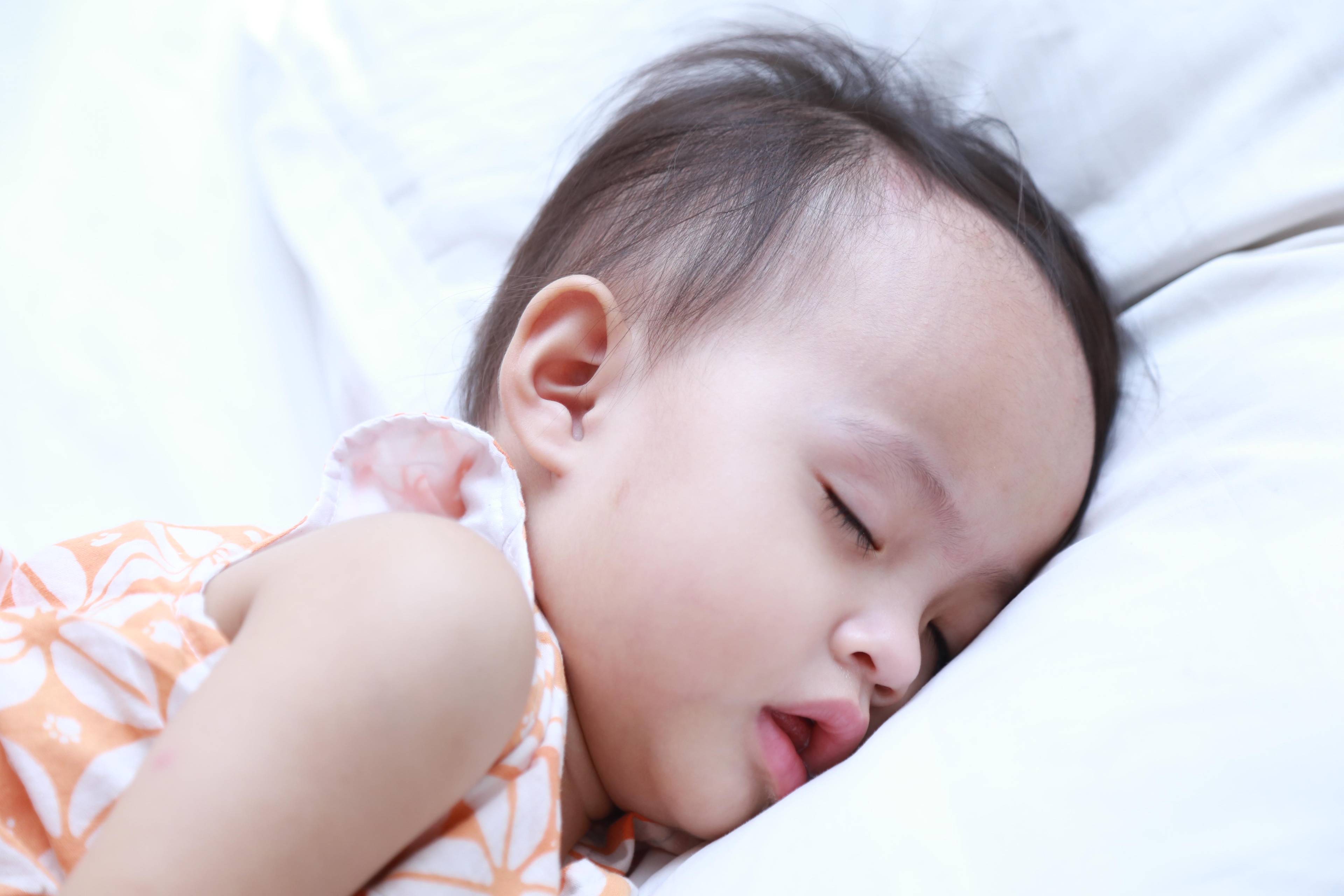 10 Fakta yang Wajib Mommies Tahu Tentang Demam Pada Anak