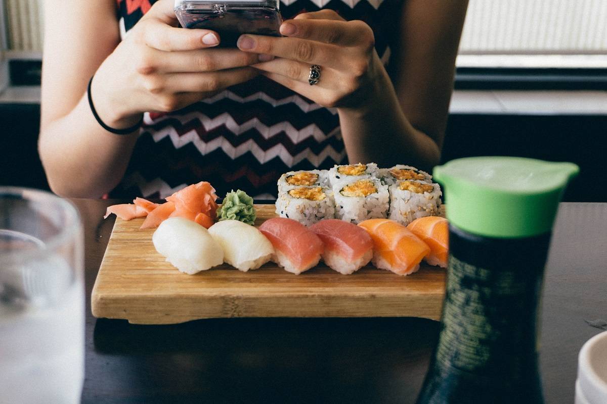 Etika Makan Siang untuk Para Pekerja, Idealnya Harus Seperti Apa?