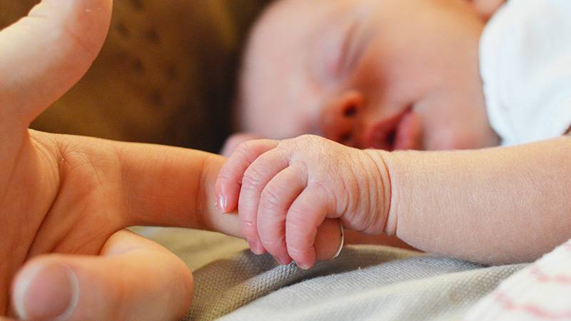 Bayi Cegukan, Bolehkah Diberi ASI?