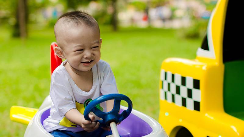 Anak Main di Tempat Umum, Orangtua Jangan Abai pada 5 Hal Ini