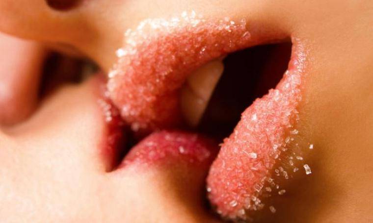 Manfaat Ciuman Bibir dalam Pernikahan