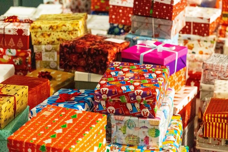 Mengapa Saya Tidak Pernah Memberi Hadiah Pada Anak