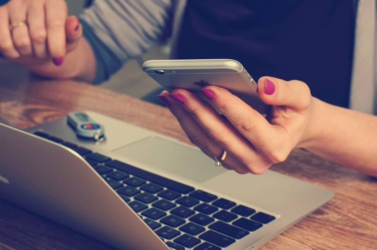 5 Apps yang Ada Di Setiap Smartphone Millennial Working Mom