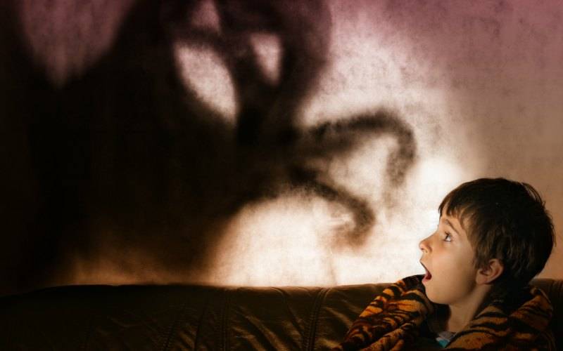 Menaklukkan Hantu dalam Pikiran Anak