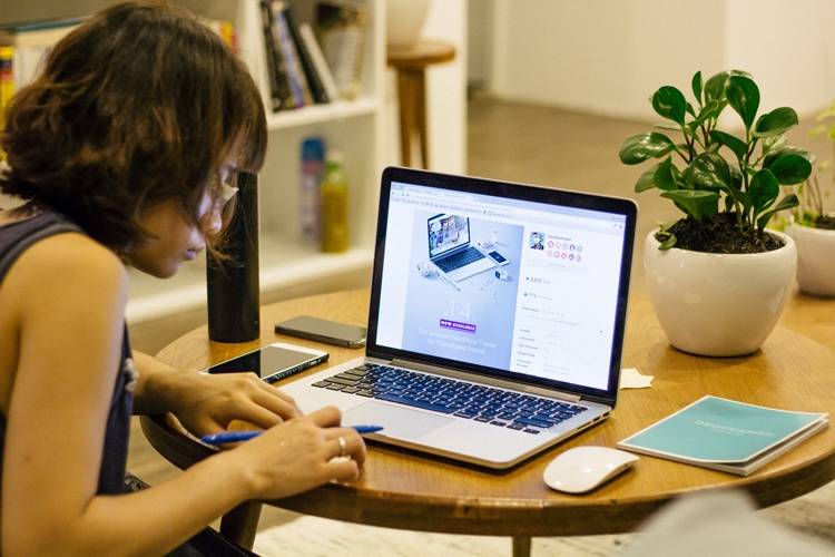 52 Hal Sederhana yang Membuat Perempuan Cerdas Semakin Bertambah