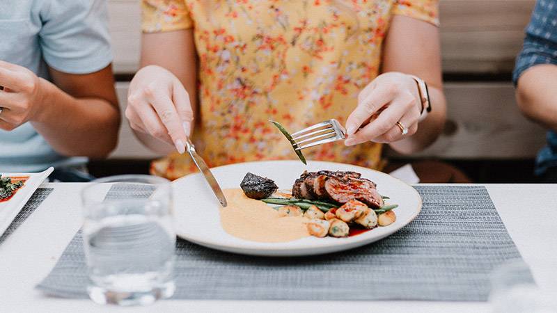 Cerita Mereka yang Alami Gangguan Makan: Dari Ortu Abusive Hingga Body Shaming