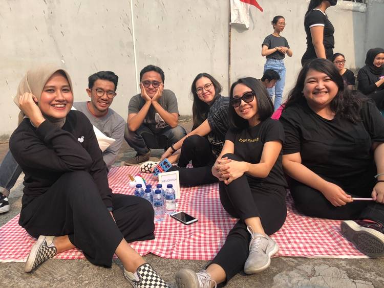 Kenapa Saya Tetap Butuh Berteman dengan Mereka yang Tidak Punya Anak