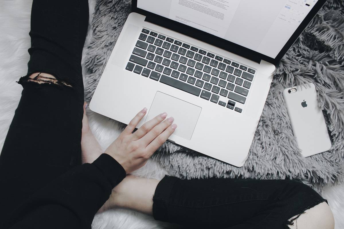 Kiat Tetap “Waras” WFH & Urus Anak di Tengah Masalah Kesehatan Global