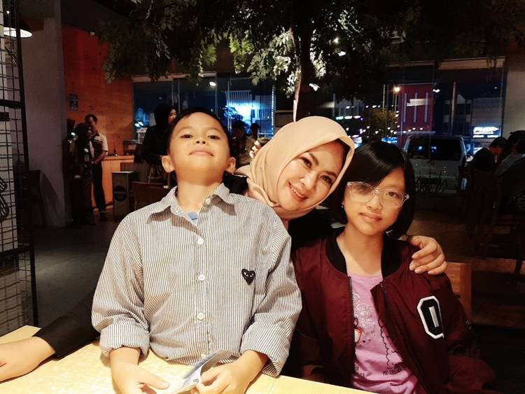 Single Parents: Irene Oehlers: Kembali Mencintai Diri Sendiri Menyelamatkan Saya Pasca Bercerai