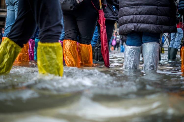 Segera Lakukan 8 Hal Ini Saat Membersihkan Rumah Setelah Banjir