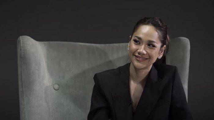 Love Story Bunga Citra Lestari: Berlarilah Bersama, Jangan Sendiri-sendiri