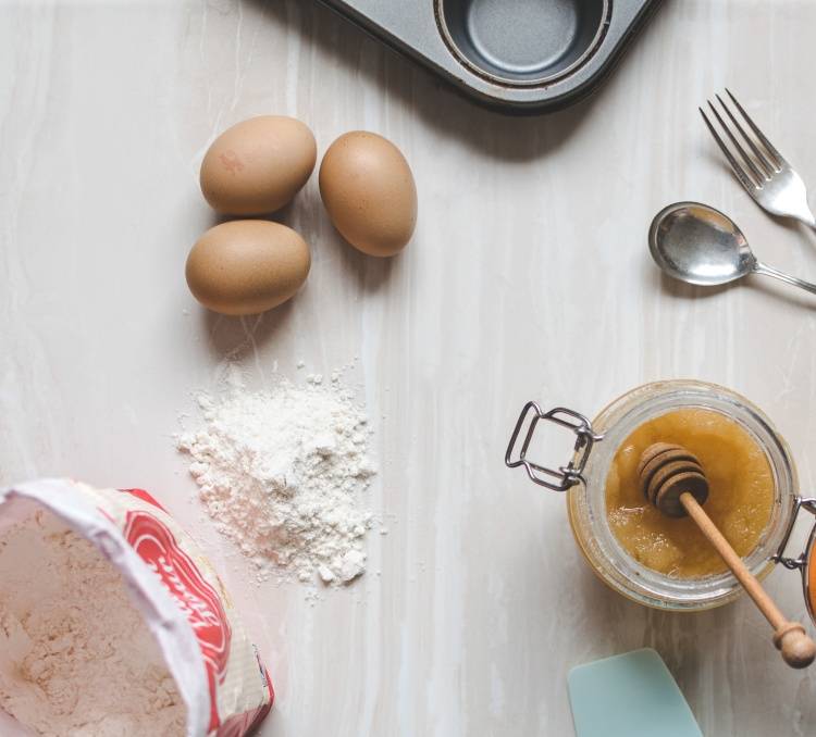 Bikin Kue Tanpa Oven dan Mixer? Bisa! Ini 8 Peralatan Wajib Punya