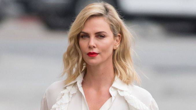 Kontroversi Seputar Parenting Ala Charlize Theron
