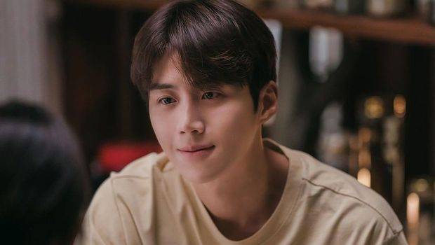 Rekomendasi Drakor Buat Lihat Senyum Manis Kim Seon Ho Selain Hometown Cha Cha Cha