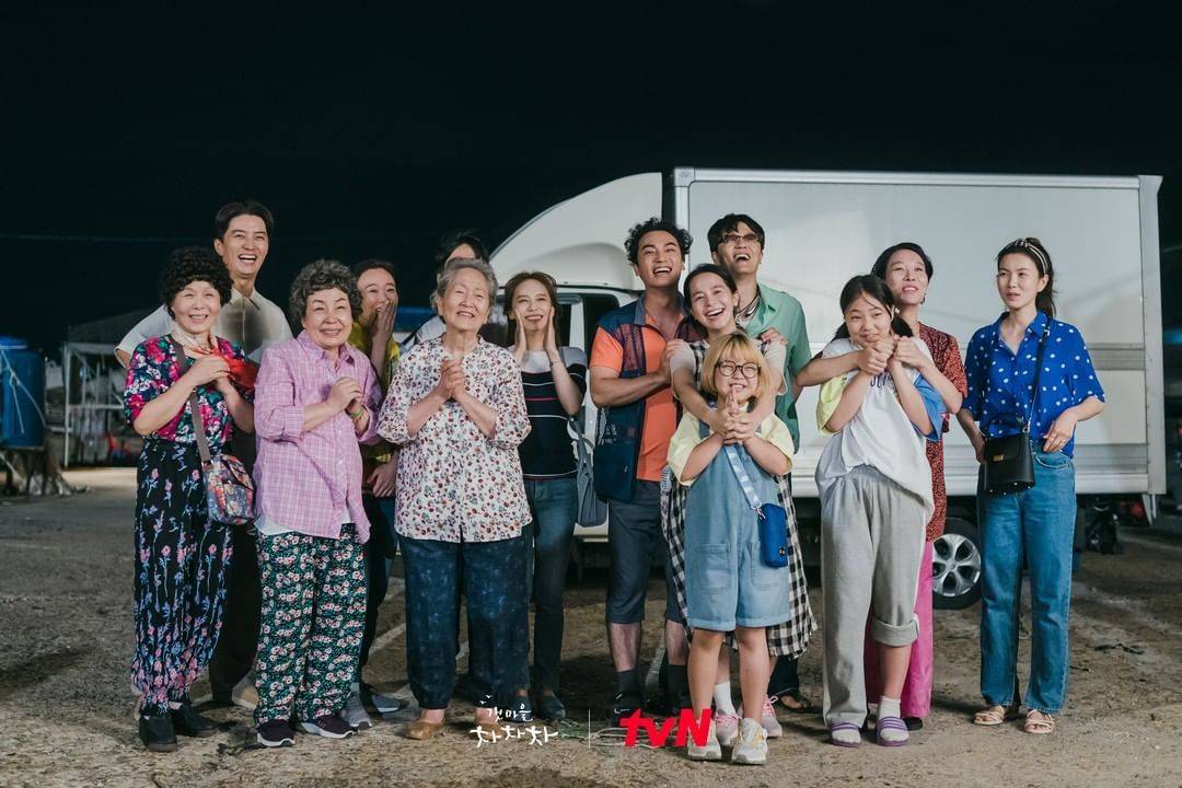 6 Pelajaran Hidup dari Serial Hometown Cha Cha Cha