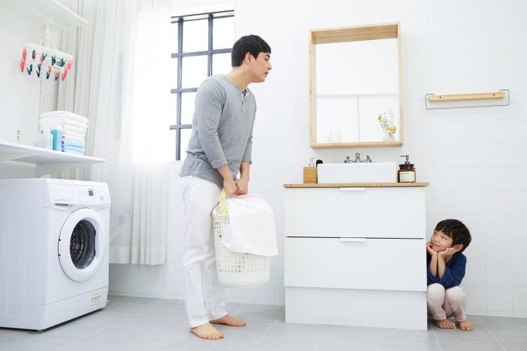 Ajarkan 8 Hal Ini Agar Anak Laki-laki Kita Bisa Menjadi Ayah yang Lebih Baik