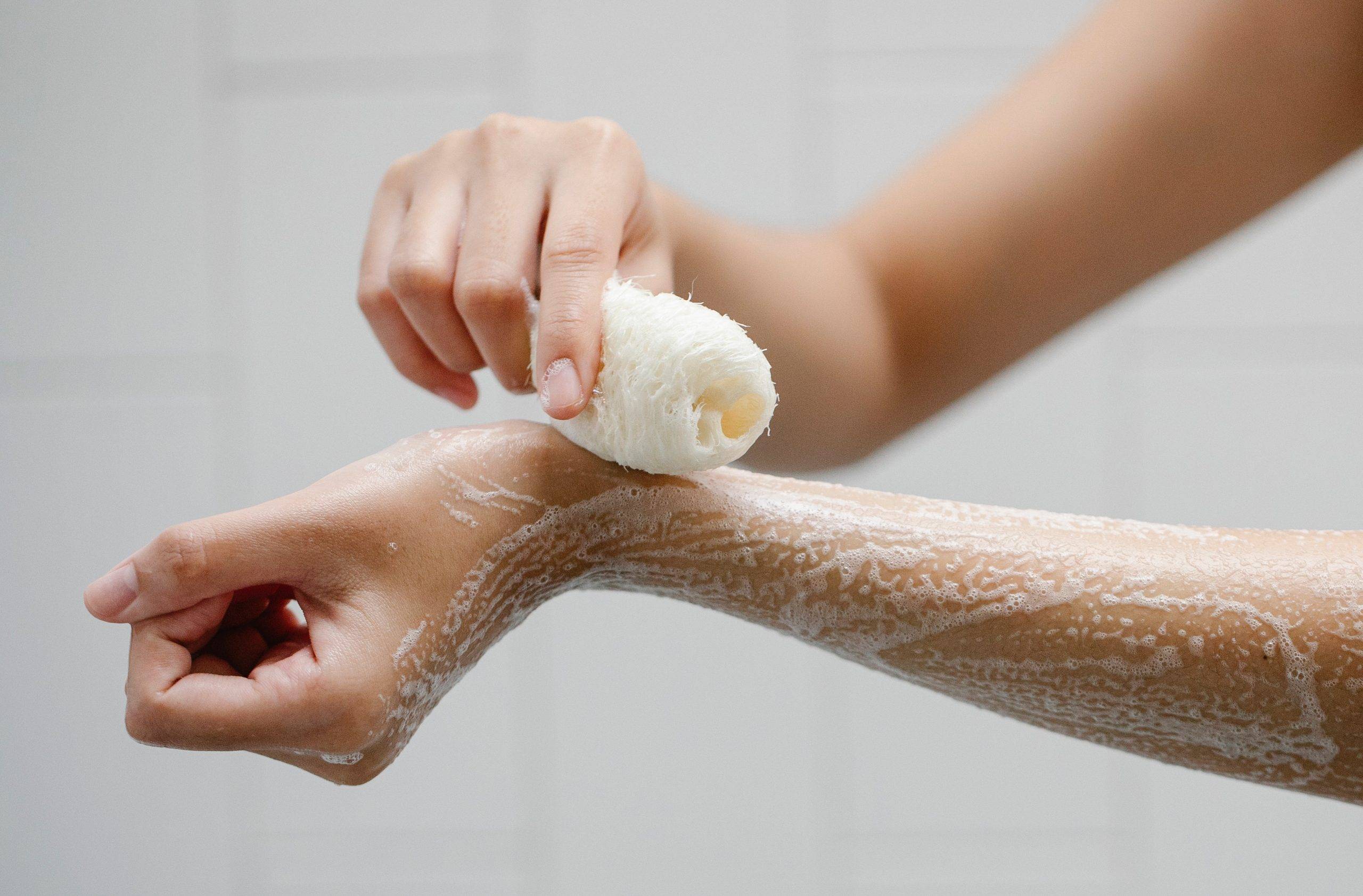 3 Kandungan Alami di Body Wash yang Bikin Kulit Sehat dan Glowing, Serta Produk Rekomendasinya