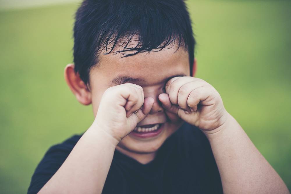 Jangan Larang Anak Laki-laki Menangis, Ini 3 Alasannya!