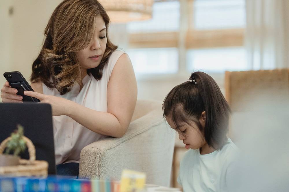 Terlalu Sering Melarang Anak, Ini Efek Psikologis yang Bisa Dialami Si Kecil