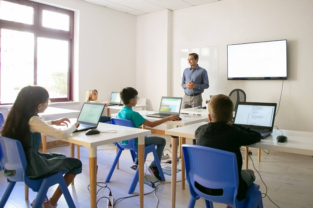 Didik Anak Mandiri, Ini Rekomendasi Boarding School di Indonesia