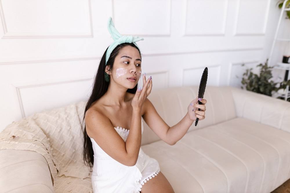 Mau Cantik Tanpa Makeup? Pelajari Rumus Skincare Berikut Ini!