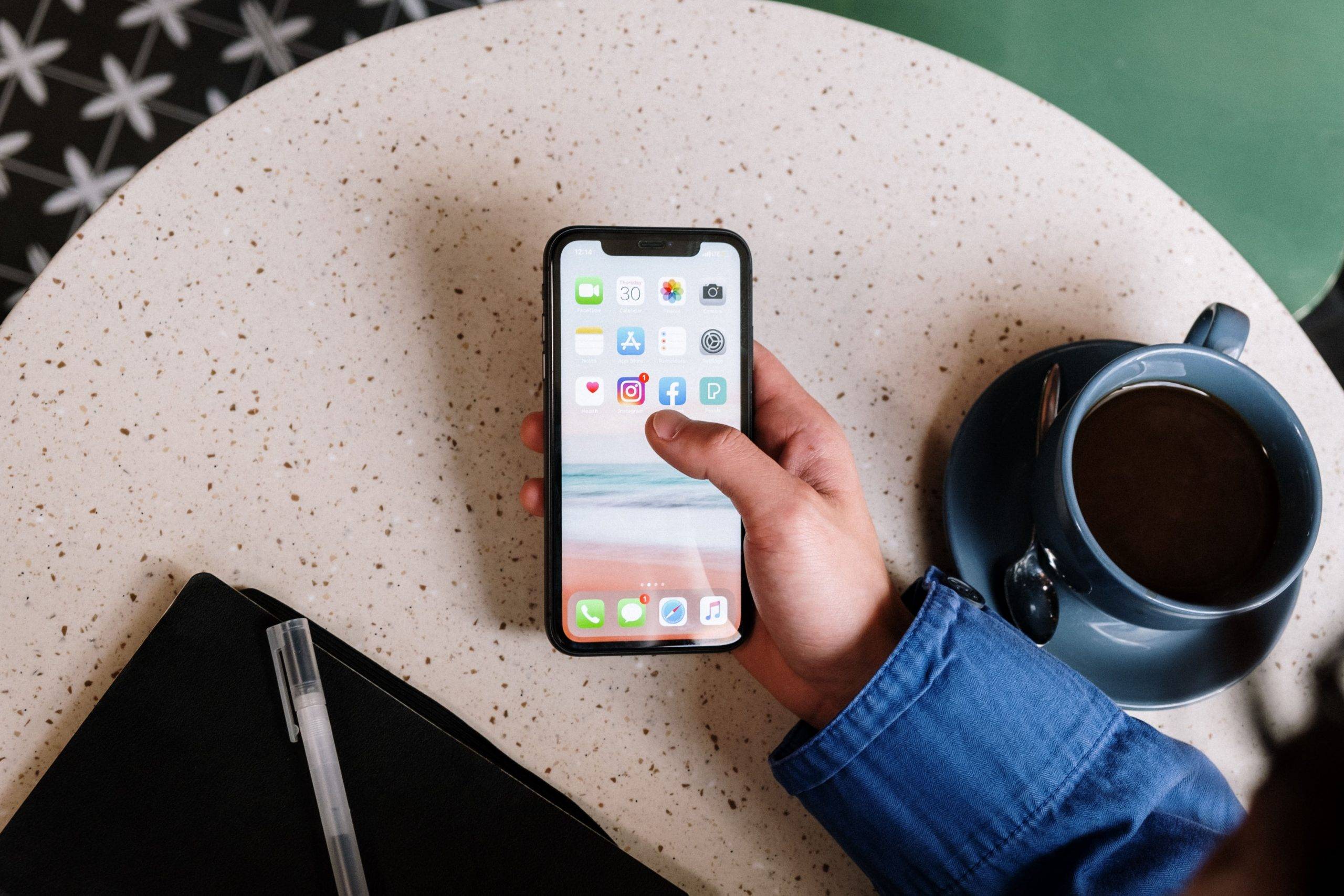 7 Rekomendasi Akun Media Sosial tentang Dunia Kerja, Relate Banget!