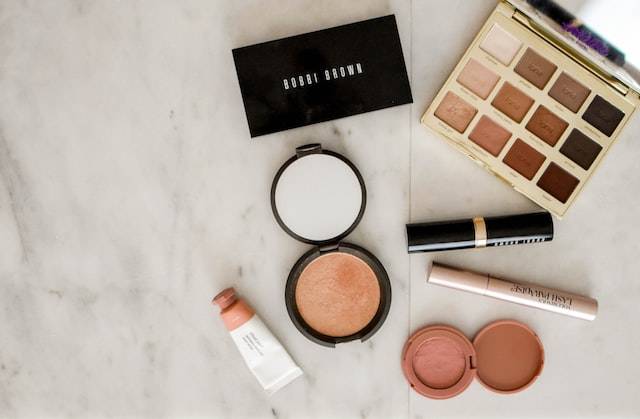 Tren Makeup 2023 Yang Cocok Untuk Usia 35 Tahun