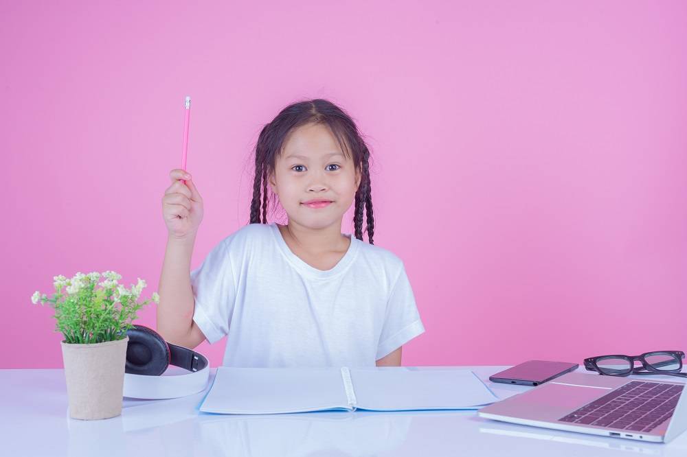5 Penyebab Anak Stres di Sekolah dan Rekomendasi Psikolog Pendidikan