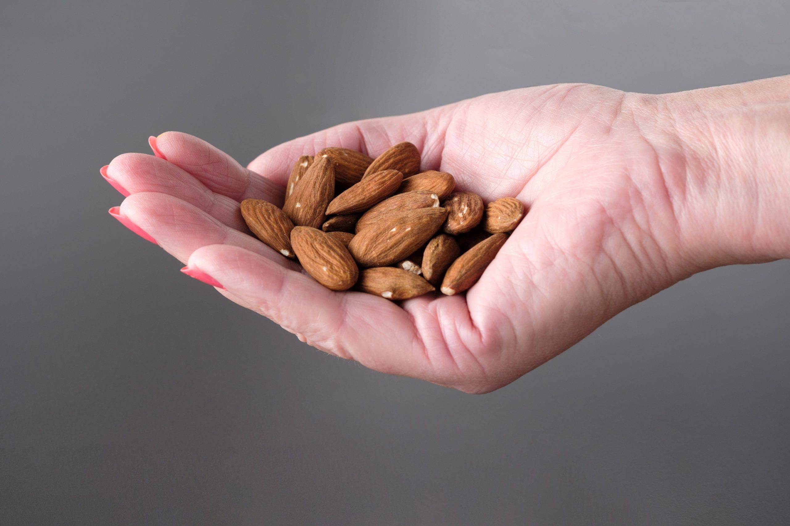 Memahami Istilah Almond Mom yang Lagi Viral, dan Cara Agar Kita Nggak Jadi Salah Satunya