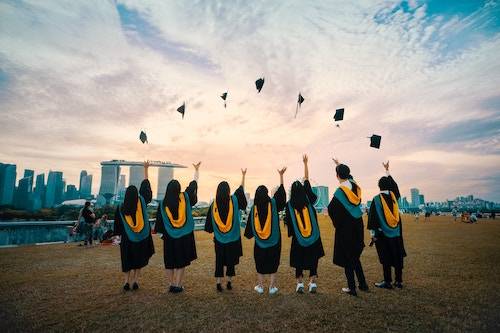 Wisuda Anak Sekolah, Ya atau Tidak?