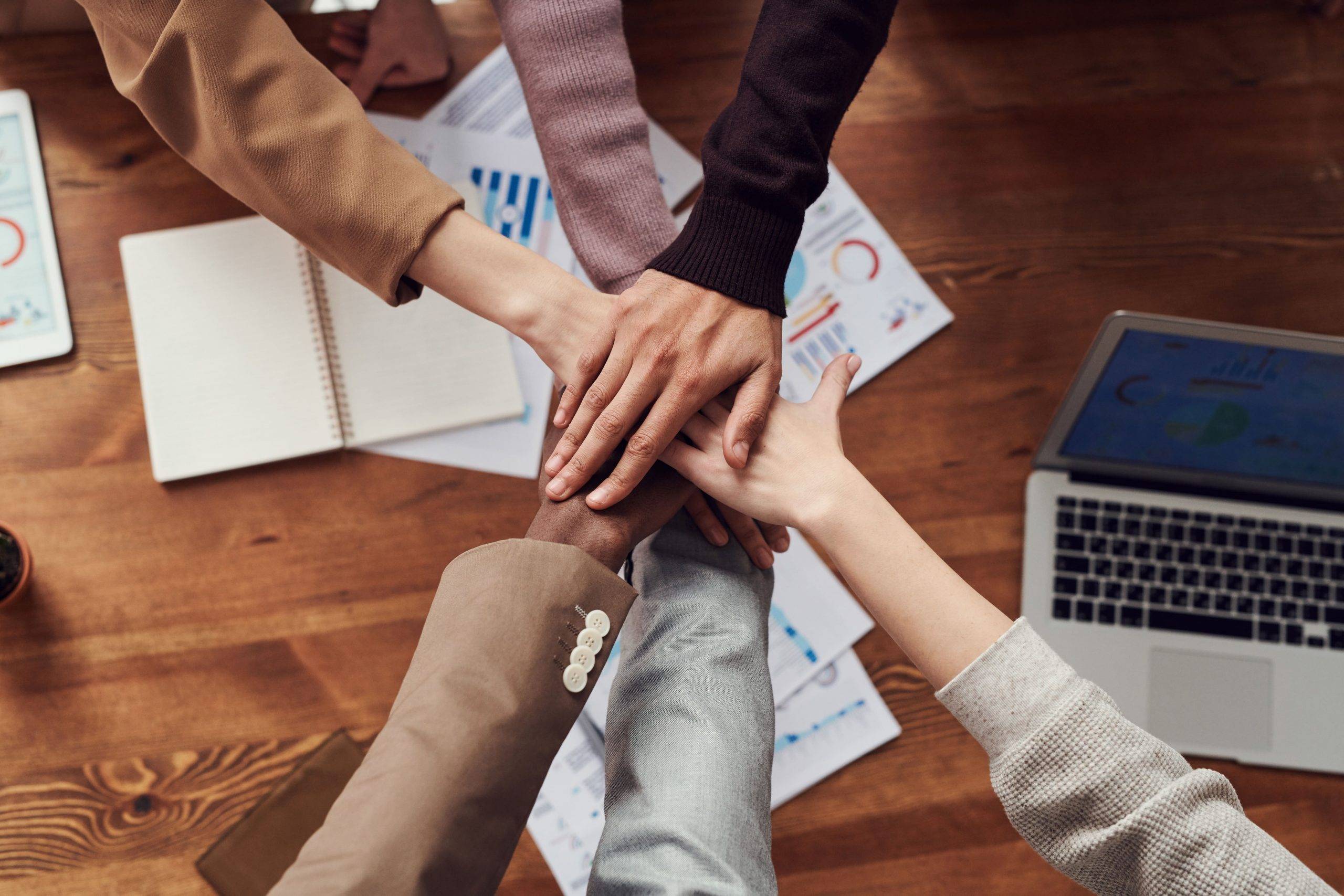 12 Cara Tingkatkan Team Building Saat Kerja Remote
