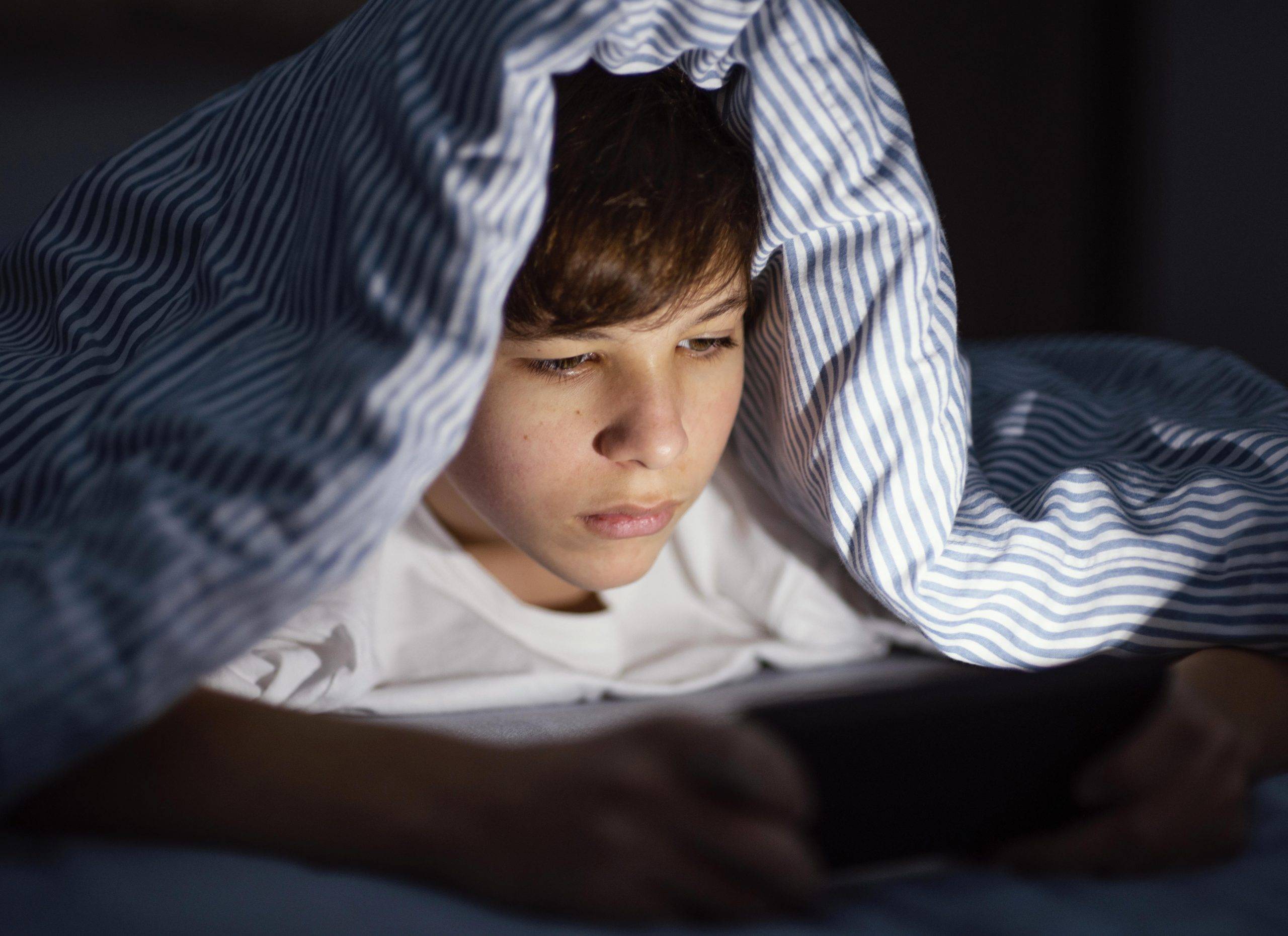 Tanda Anak Kecanduan Judi Online dan Cara Melepas Jeratnya