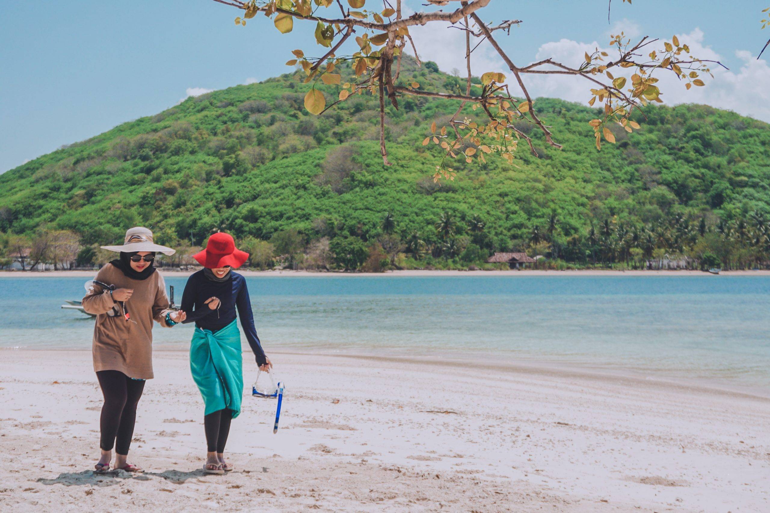 11 Tempat Wisata Di Lombok, Ada yang Dekat Sirkuit Mandalika!