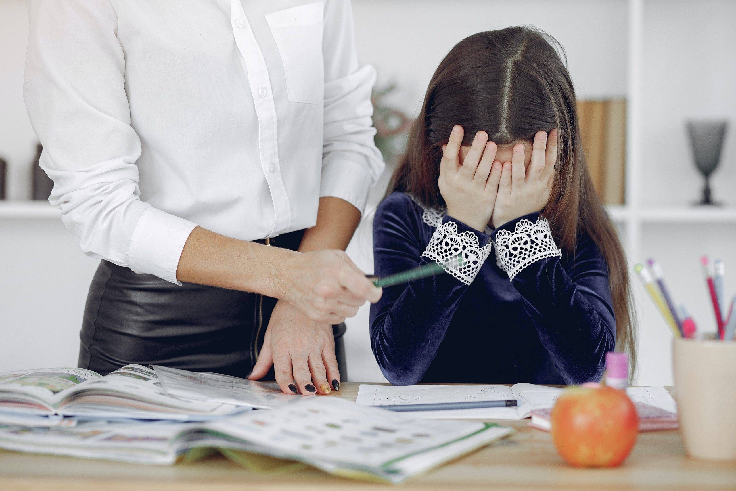 10 Tanda Anak Terlalu Sering Dikritik, Bisa Buat Rendah Diri