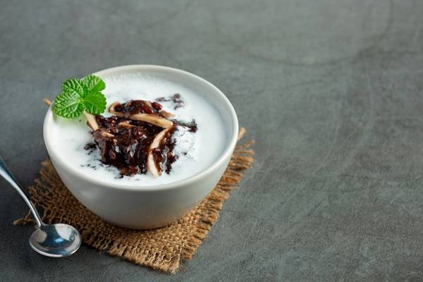 30 Rekomendasi Takjil untuk Buka Puasa dan Tempat Belinya