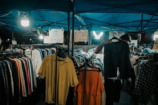 Rp100 Ribu Bisa Dapat Apa Saja di Pasar Baru? Yuk, Belanja Thrifting!