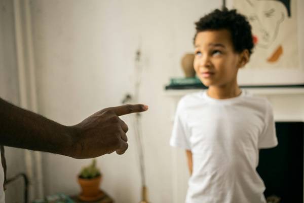 Hati-hati! Bullying pada Anak Juga Bisa Terjadi di Rumah! Ini Tandanya!