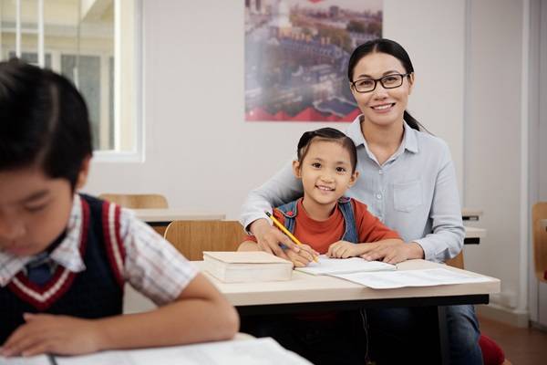 Belajar Bahasa Asing Sejak Dini, Ini 12 Kursus Mandarin & Jepang Terbaik untuk Anak