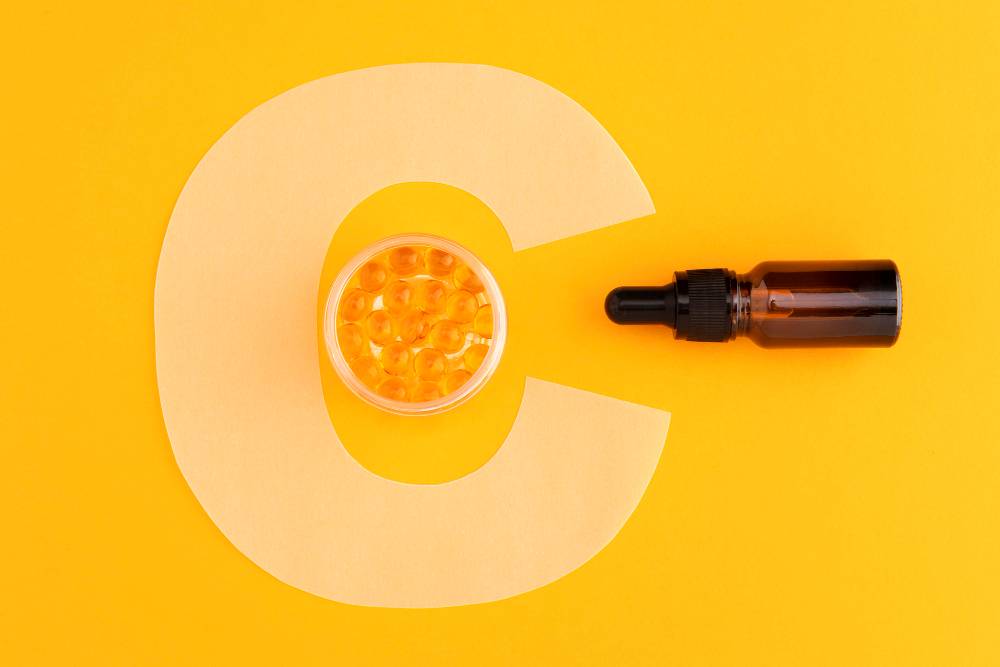 7 Rekomendasi Serum Vitamin C Yang Ada di Drugstore