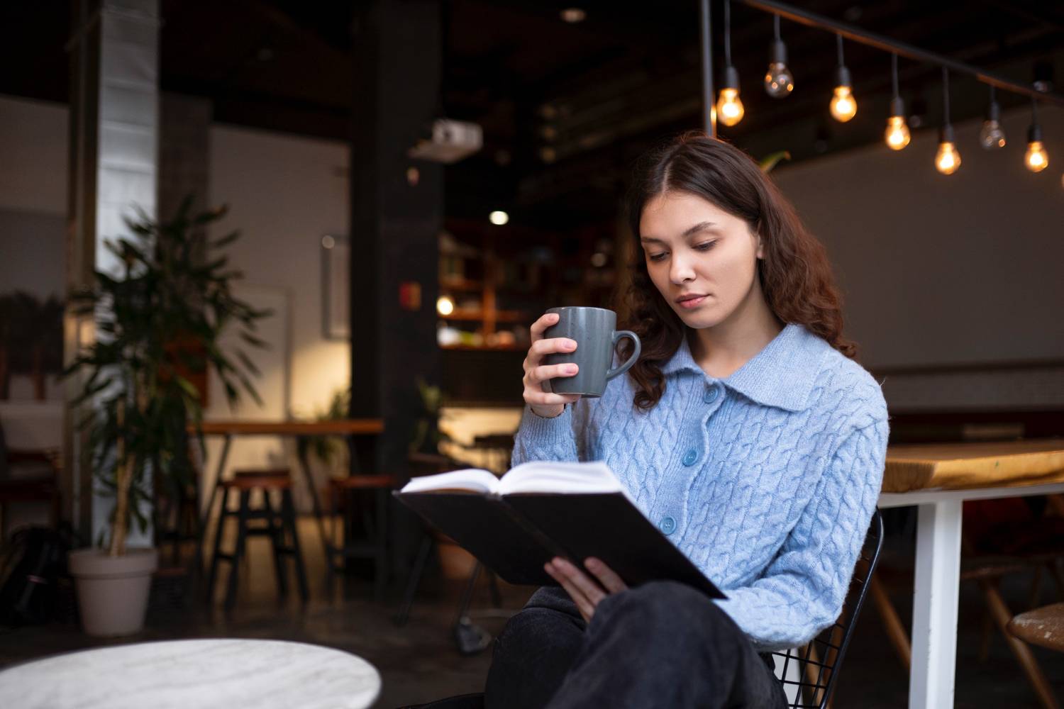 Kerja dengan Tenang, Ini 10 Library Cafe Hits di Jabodetabek untuk WFC