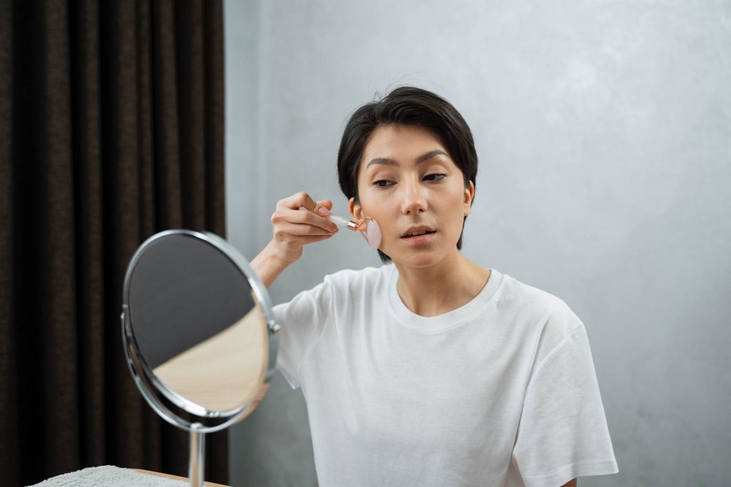 7 Rekomendasi Produk Eksfoliasi untuk Usia 40, Glowing dan Awet Muda