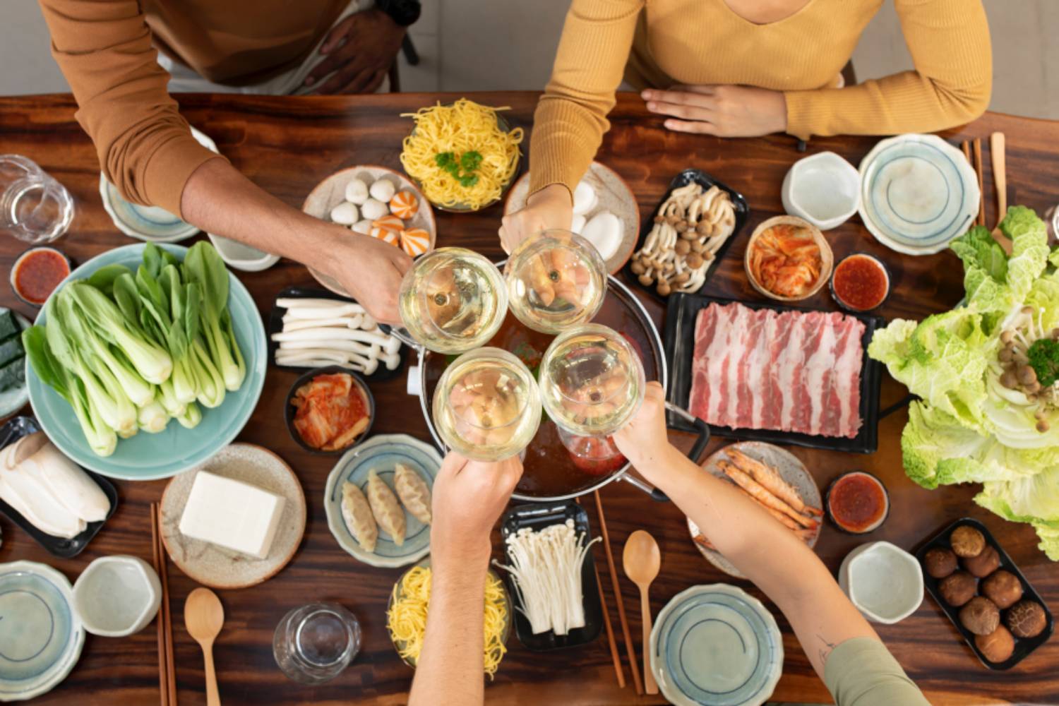 7 Restoran dengan Layanan Home Service beserta Harganya, Makan Enak Tanpa Ribet!