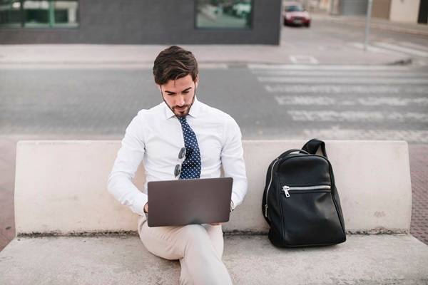 7 Rekomendasi Tas Laptop untuk Suami yang Stylish dan Fungsional, Mulai dari Rp100 Ribu