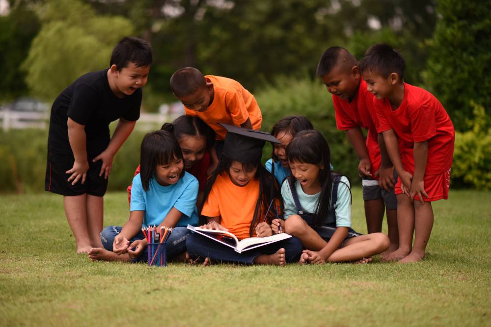 Perkembangan Psikoseksual Anak Fase Laten: Pentingnya Ajari Anak Cara Berelasi yang Sehat