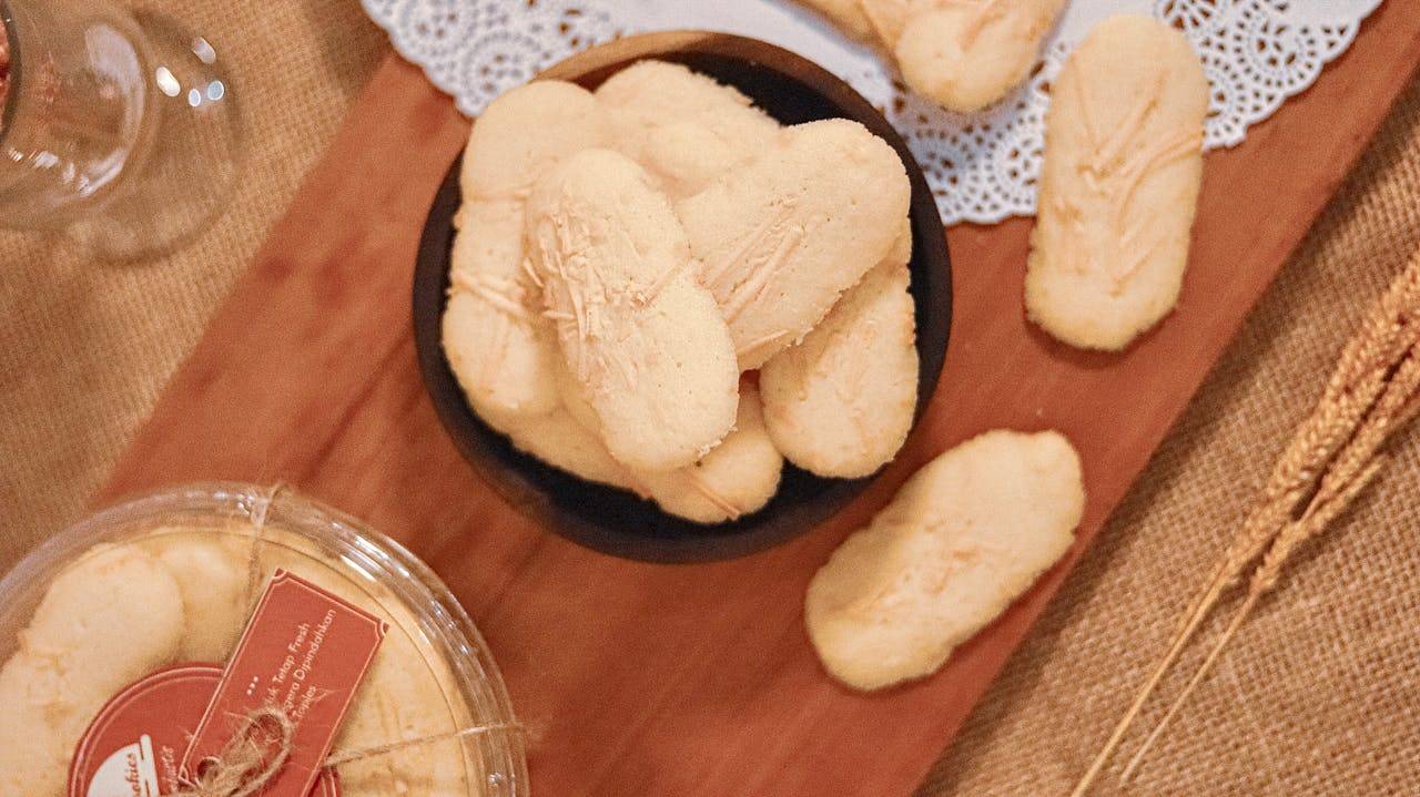 Terpopuler: Rekomendasi Kue Kering untuk Lebaran hingga Artis Korea yang Meninggal Bunuh Diri