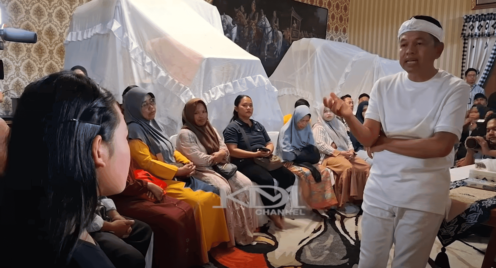 Viral, Remaja Bekasi Kritik Dedi Mulyadi Soal Wisuda Sekolah