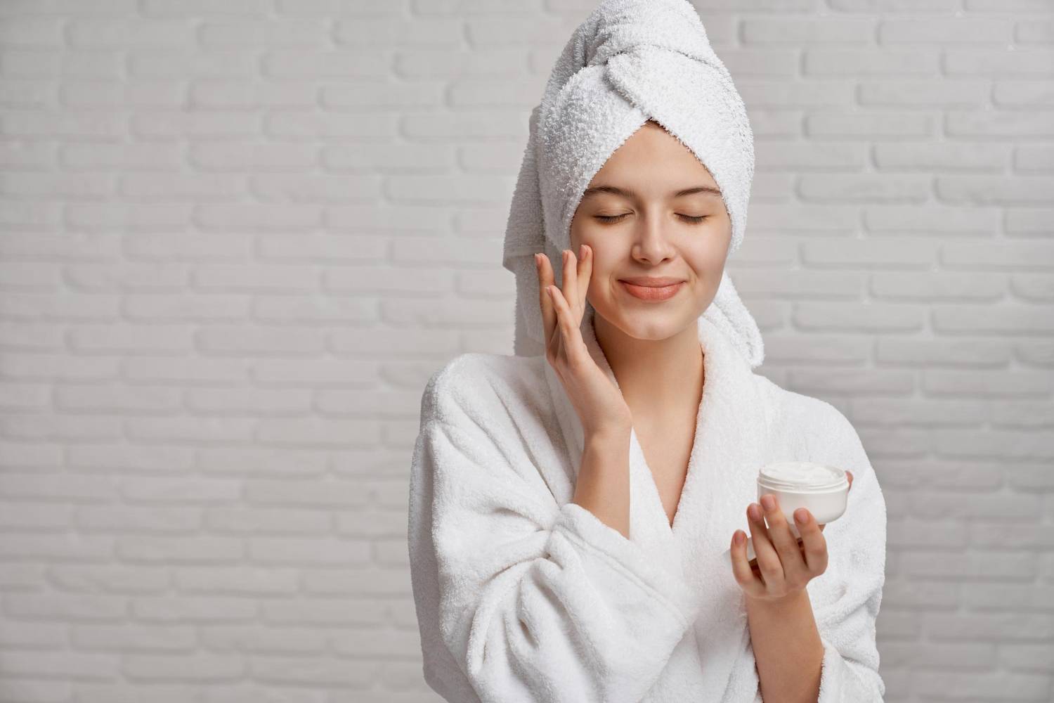 Terpopuler: Moisturizer Lokal Terbaik hingga Rekomendasi Film dan Serial Mei 2025