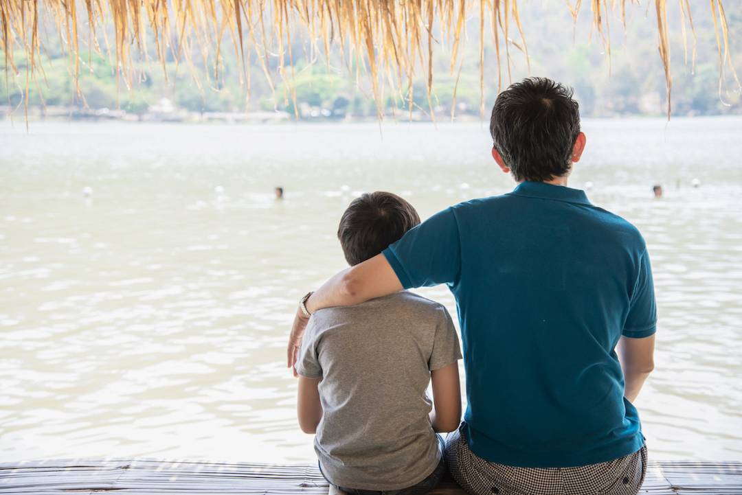 Saat Anak Laki-Laki Tumbuh Tanpa Sosok Ibu, Ini Dampaknya Menurut Psikolog